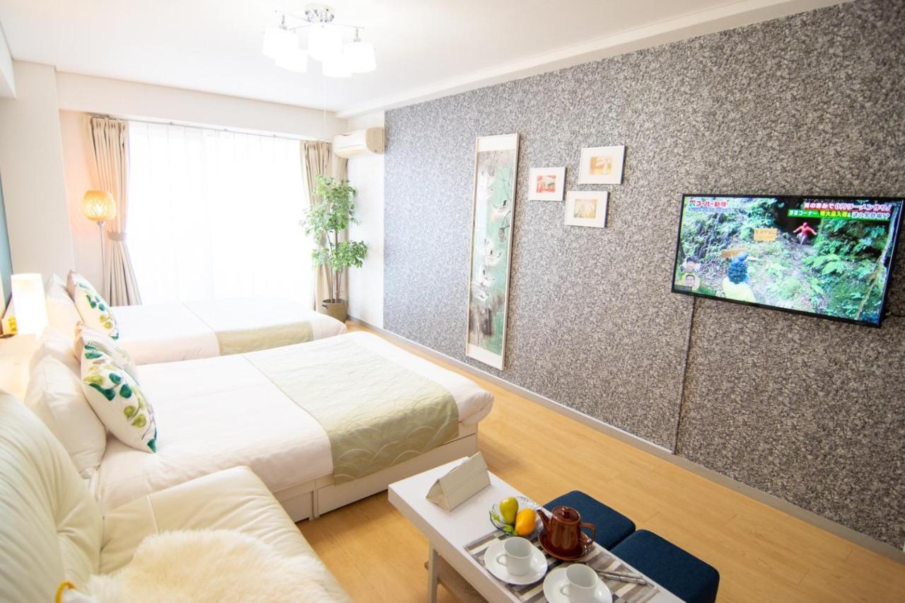 Nippombashi Art Hotel 705 Osaka Bagian luar foto